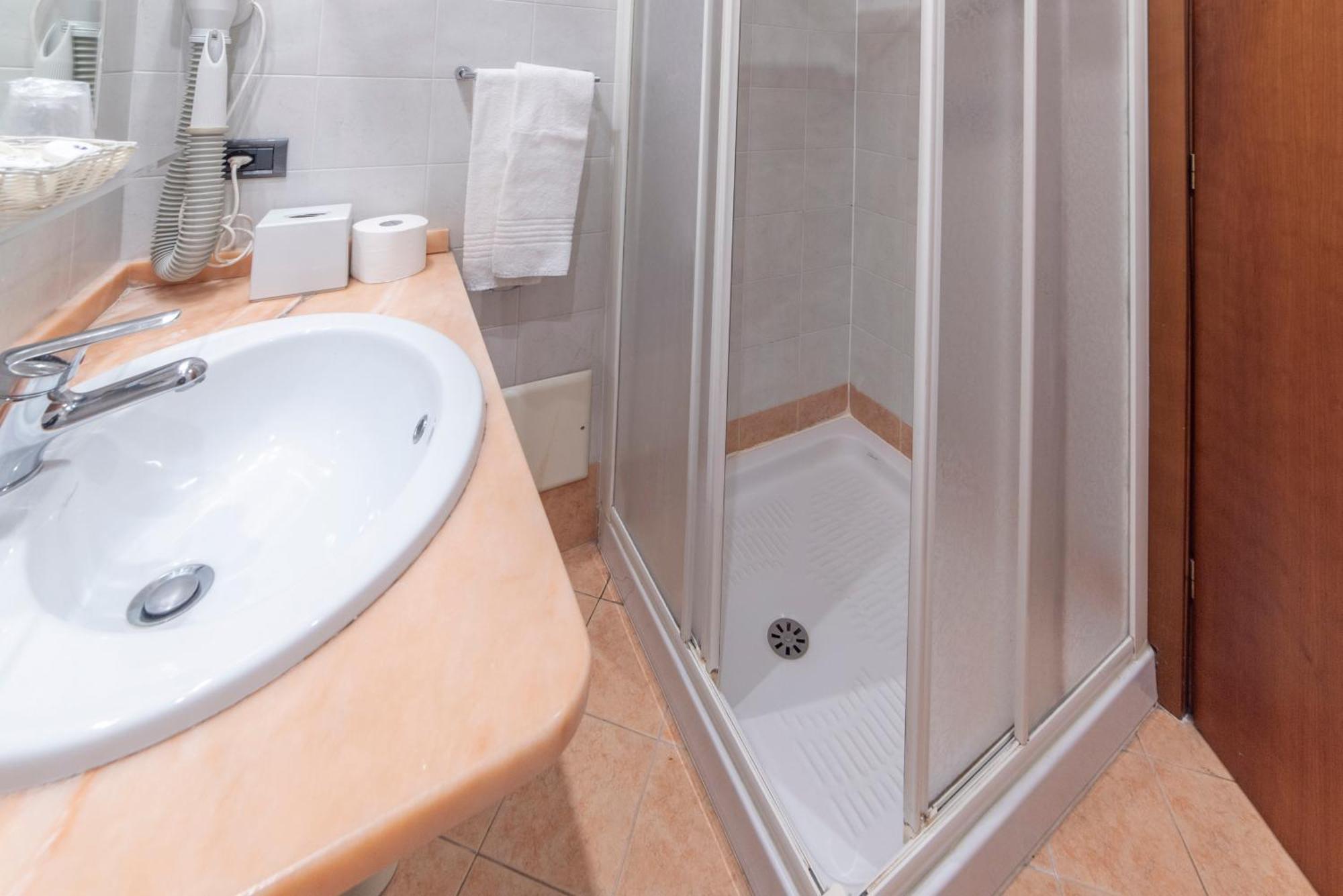 Hotel Bettina Мергоццо Экстерьер фото
